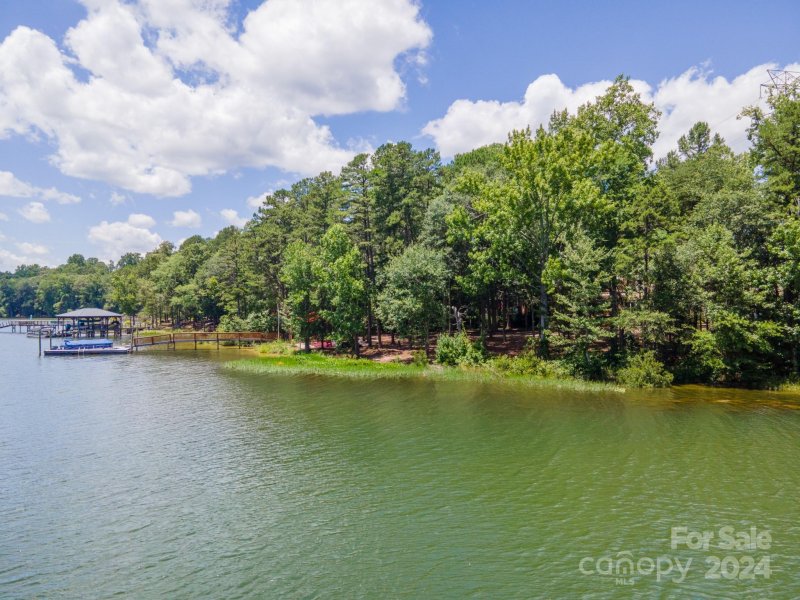 Property image 5 at 325 Silvercliff Drive, Mount Holly, NC 28120