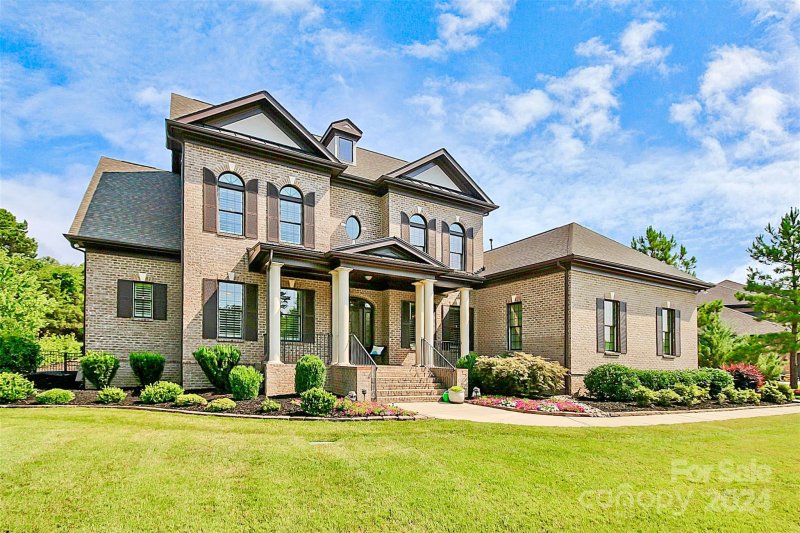 1007 Princessa Drive