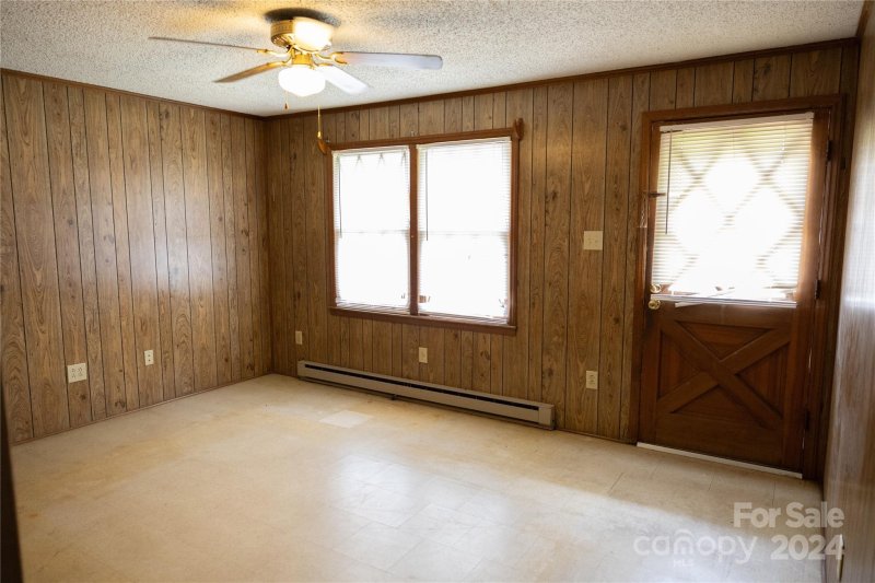 Property image 2 at 1124 Balthis Drive, Gastonia, NC 28054