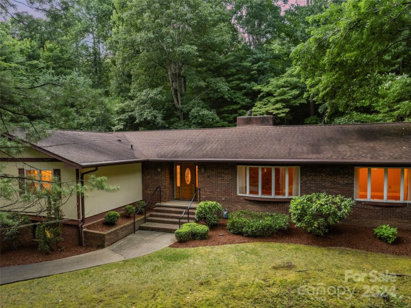 Property image 4 at 50 Ballantree Drive, Asheville, NC 28803