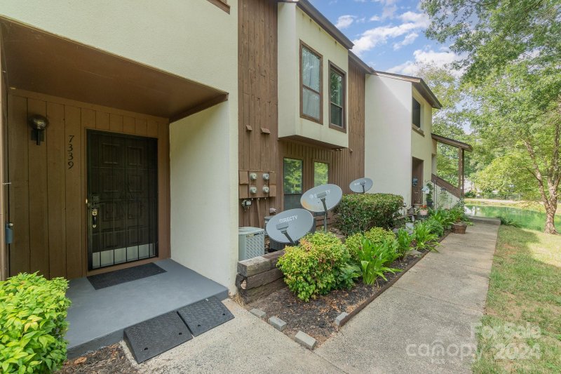Property image 3 at 7339 Winery Lane, Charlotte, NC 28227
