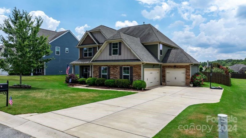 Property image 2 at 5798 Mcclintock Drive, Denver, NC 28037