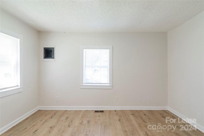 Property image 4 at 907 Baker Boulevard, Gastonia, NC 28052