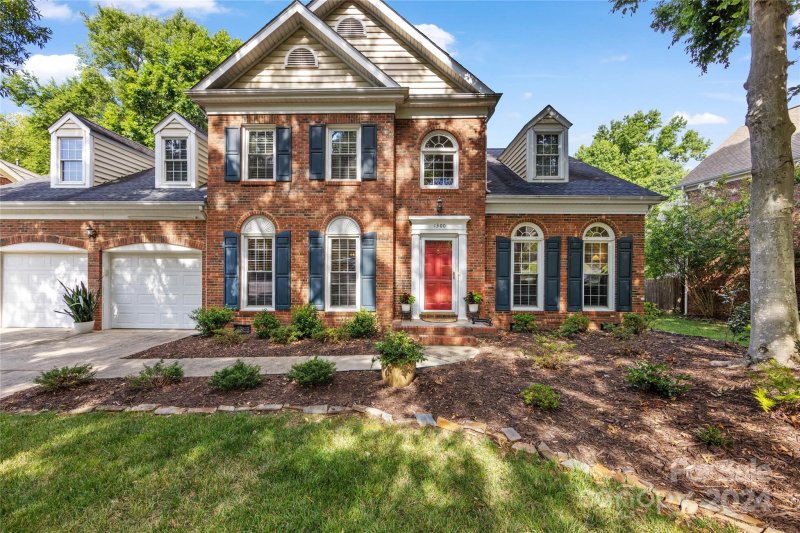 Property image 2 at 1300 Matthews Plantation Drive, Matthews, NC 28105
