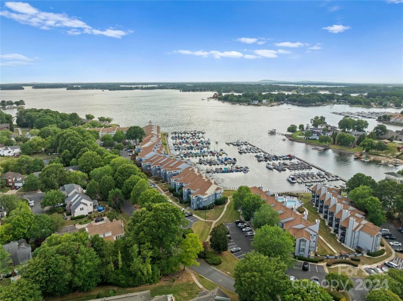 Property image 3 at 9012 Charles Francis Lane, Cornelius, NC 28031