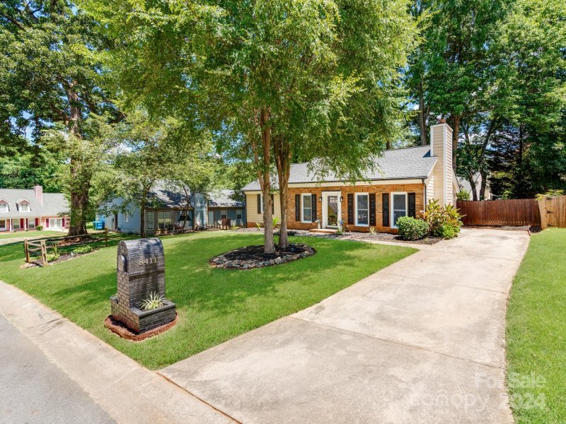Property image 2 at 8411 Milton Morris Drive, Charlotte, NC 28227