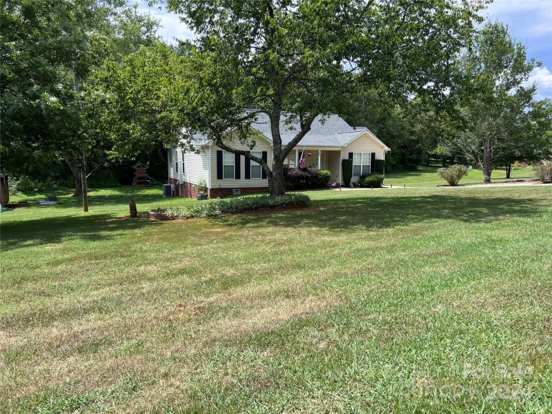 Property image 2 at 305 Delview Drive, Cherryville, NC 28021