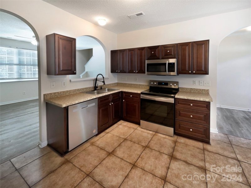 Property image 2 at 5616 Katherine Court, Dallas, NC 28034