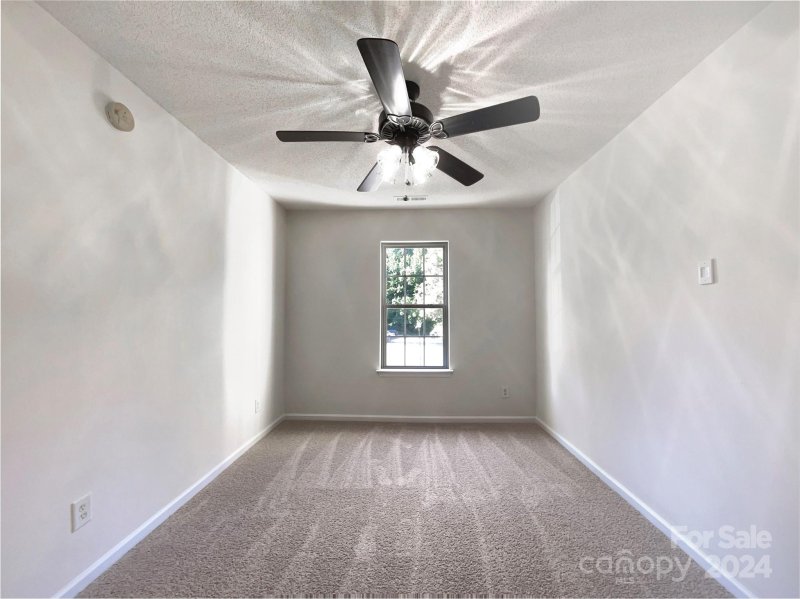 Property image 3 at 5616 Katherine Court, Dallas, NC 28034