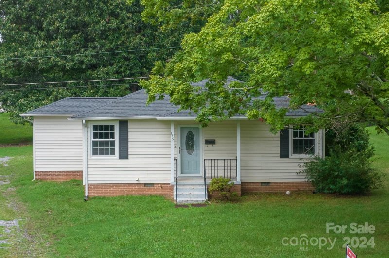 Property image 3 at 139 34th Street, Hickory, NC 28601