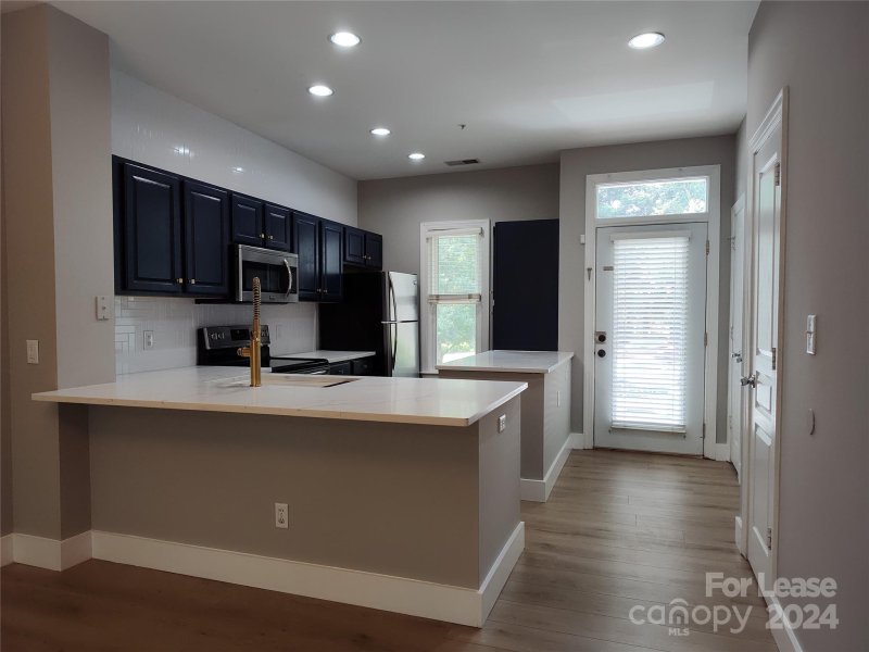 Property image 5 at 1011 Park West Drive, Charlotte, NC 28209