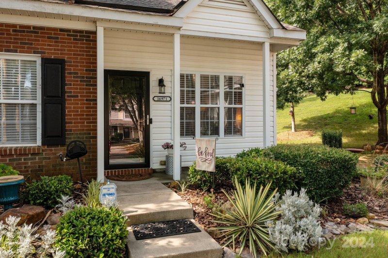 Property image 3 at 16971 Turning Stick Court, Charlotte, NC 28213