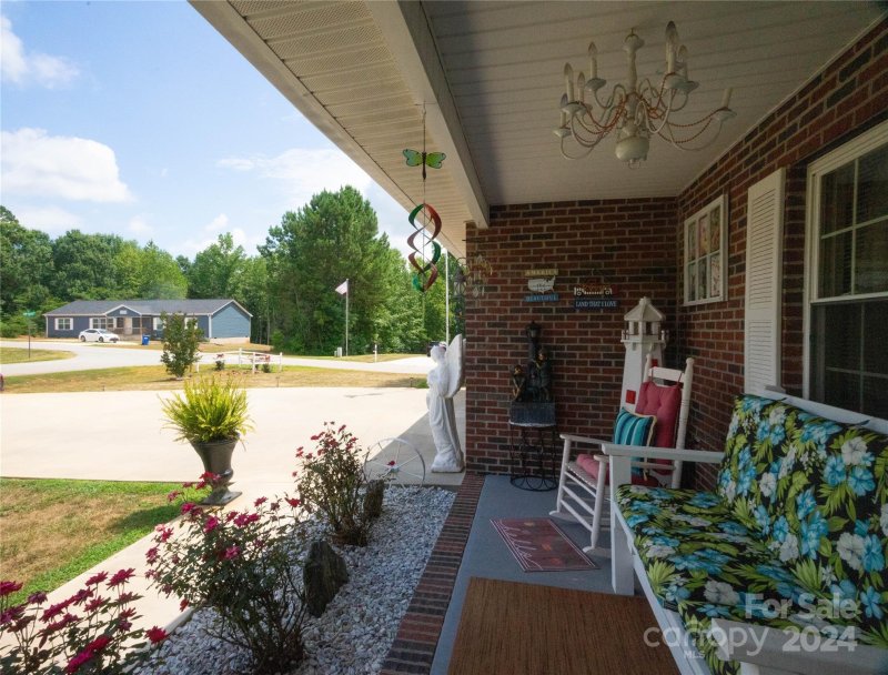 Property image 3 at 105 Top Flite Drive, Statesville, NC 28677