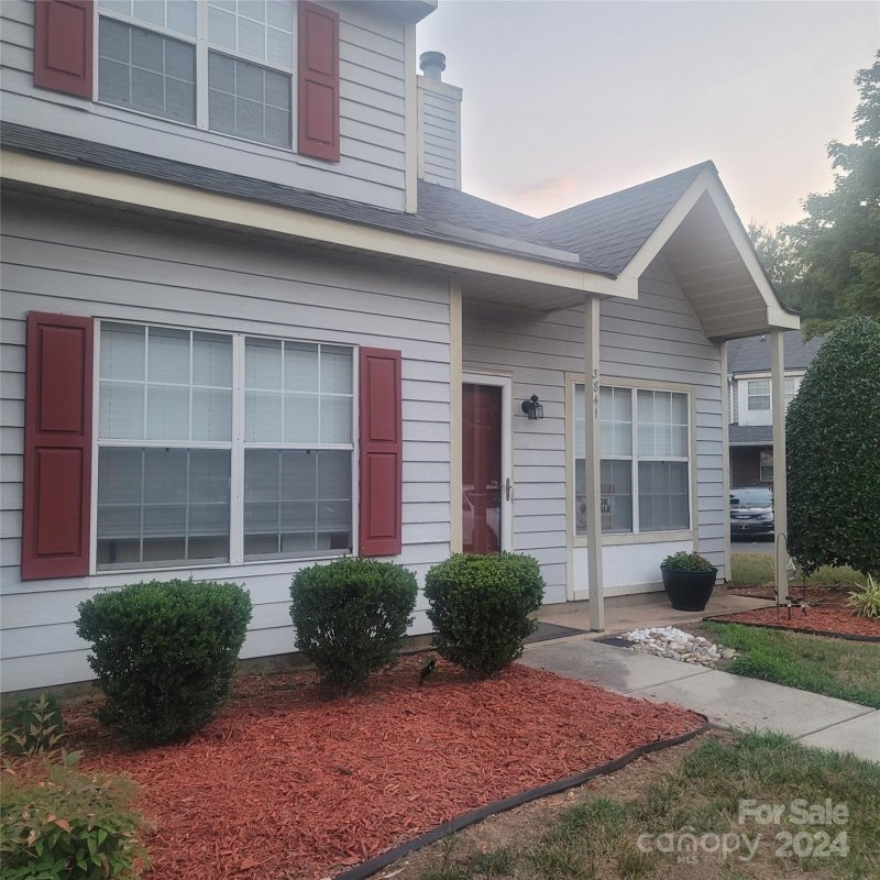 Property image 2 at 3841 Mosscroft Lane, Charlotte, NC 28215