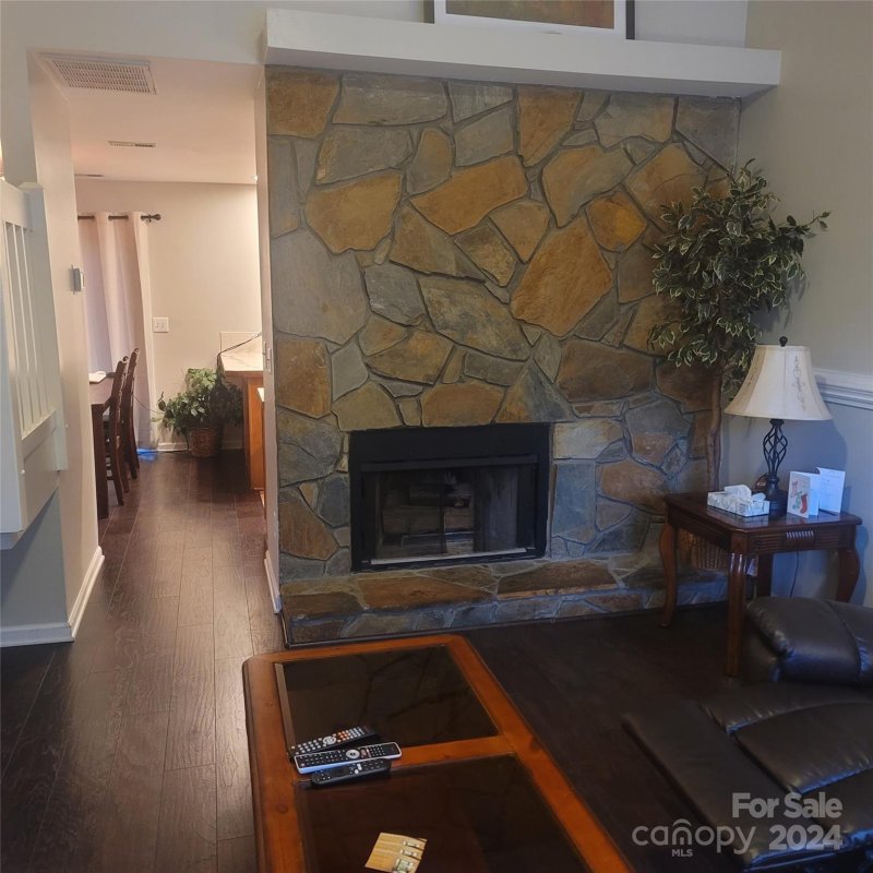 Property image 3 at 3841 Mosscroft Lane, Charlotte, NC 28215