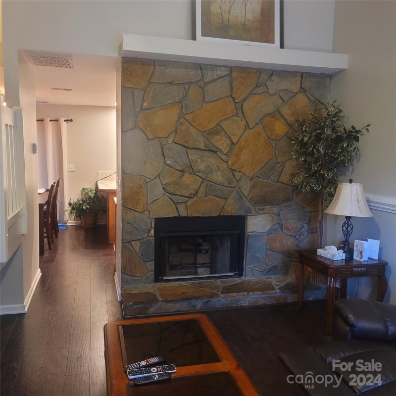 Property image 4 at 3841 Mosscroft Lane, Charlotte, NC 28215