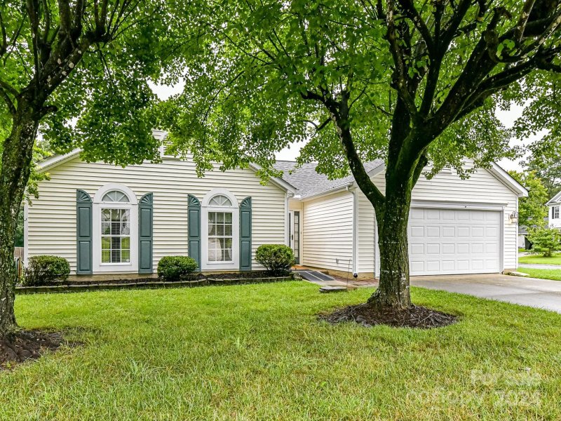 3900 Crimson Wing Drive