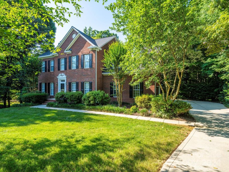 Property image 2 at 111 Montrose Drive, Mooresville, NC 28115