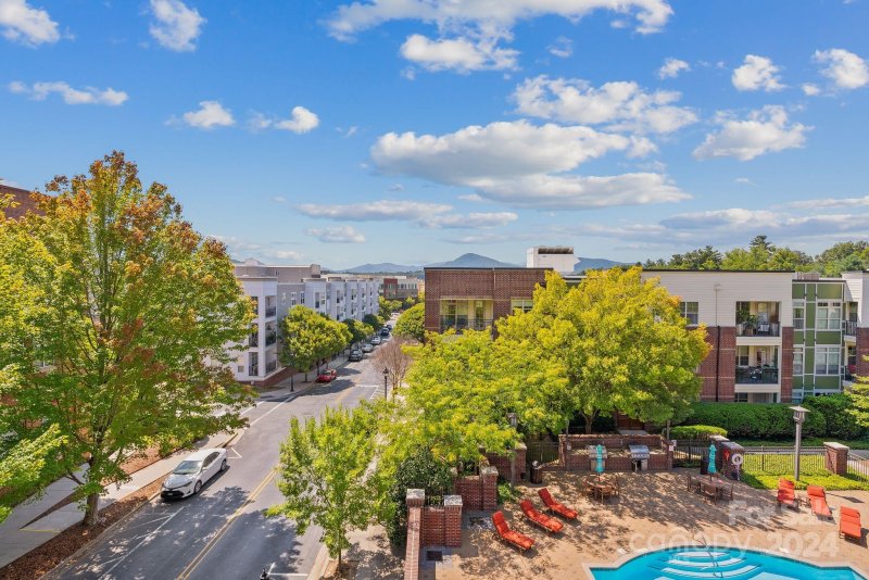 Property image 2 at 42 Schenck Parkway, Asheville, NC 28803