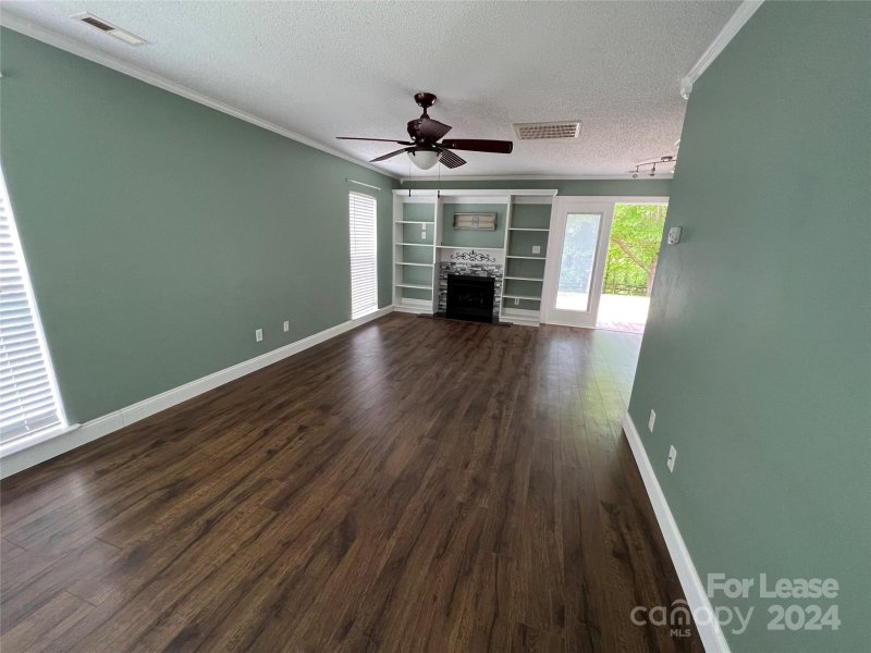 Property image 3 at 176 W Walnut Avenue, Mount Holly, NC 28120