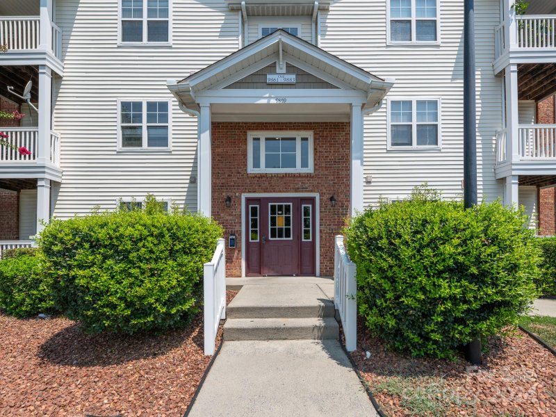 Property image 5 at 9877 Hyde Glen Court, Charlotte, NC 28262