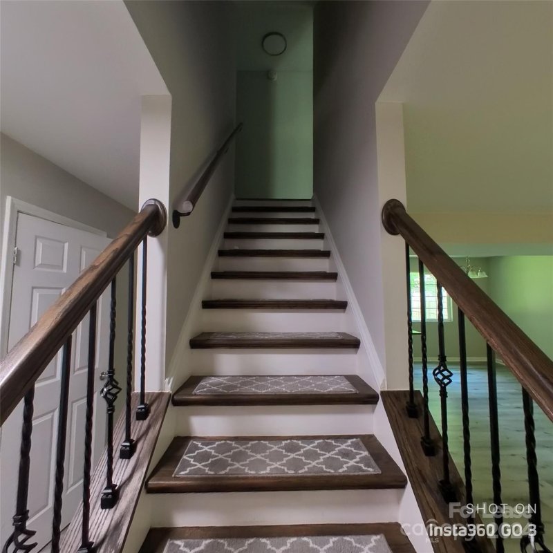 Property image 3 at 611 Bundy Circle, Charlotte, NC 28211