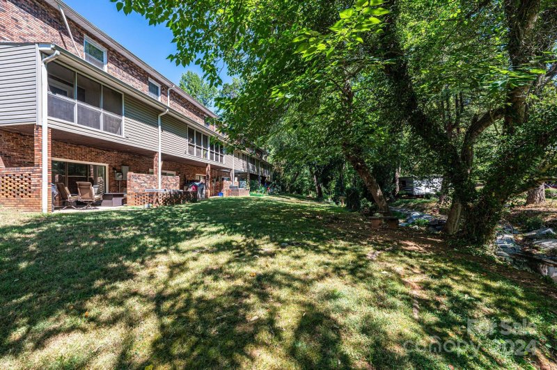 Property image 3 at 820 6th Street, Hickory, NC 28601