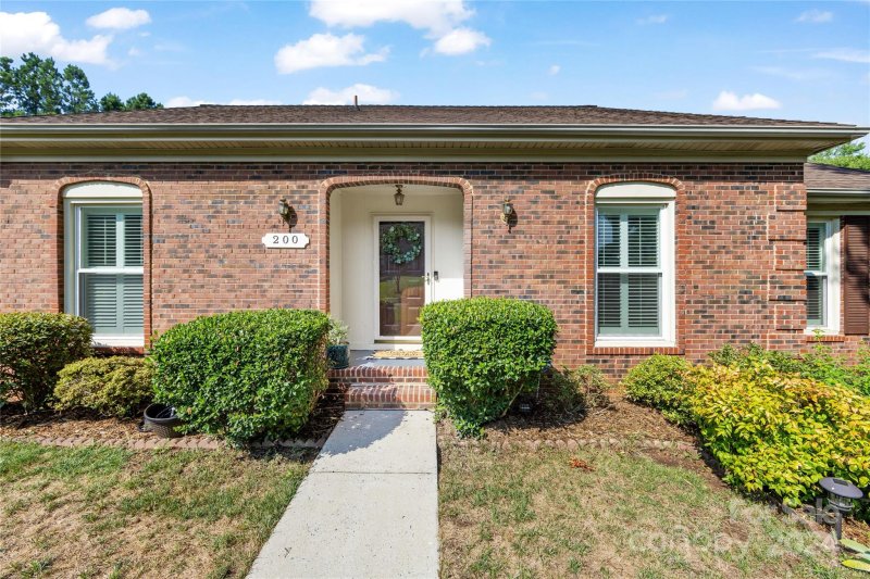 Property image 4 at 200 Wainsley Place, Matthews, NC 28105