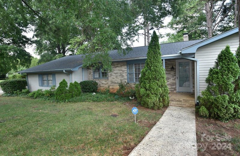 Property image 2 at 310 Linn Circle, Salisbury, NC 28144