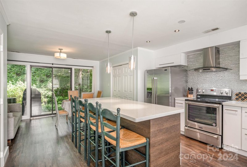 112 Ashbrook Drive