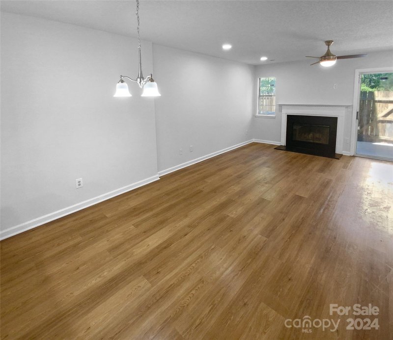 Property image 3 at 3824 Mosscroft Lane, Charlotte, NC 28215