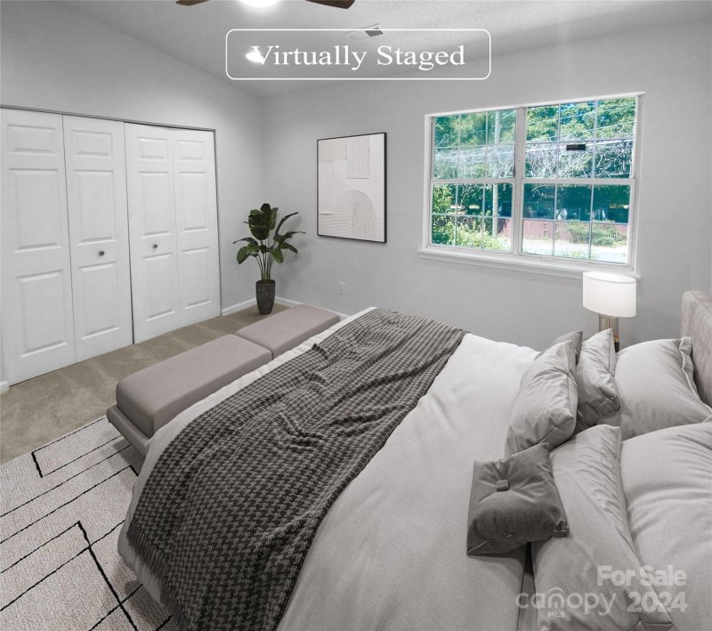 Property image 4 at 3824 Mosscroft Lane, Charlotte, NC 28215