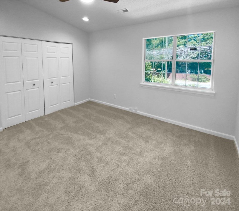 Property image 5 at 3824 Mosscroft Lane, Charlotte, NC 28215