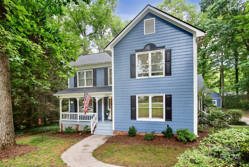Property image 3 at 6933 Loretta Place, Charlotte, NC 28215