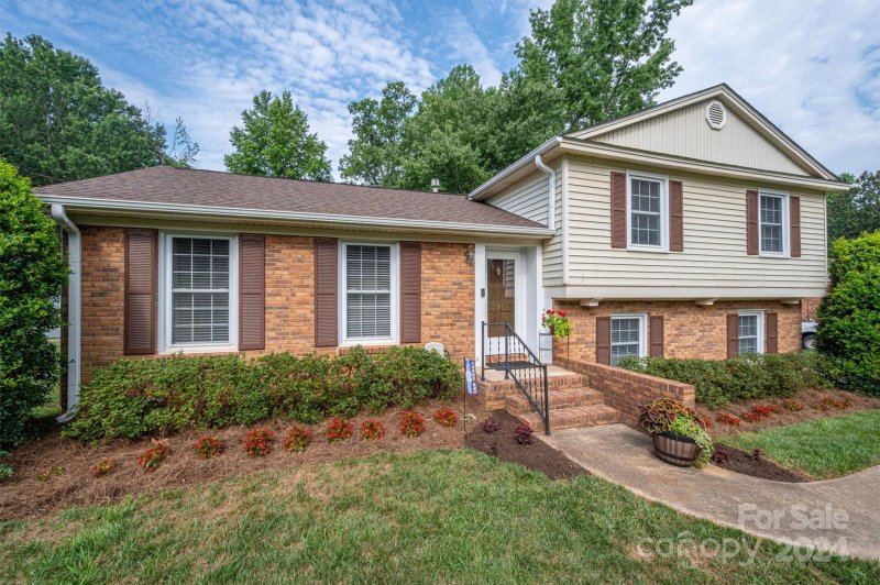Property image 2 at 521 Jasin Drive, Gastonia, NC 28054