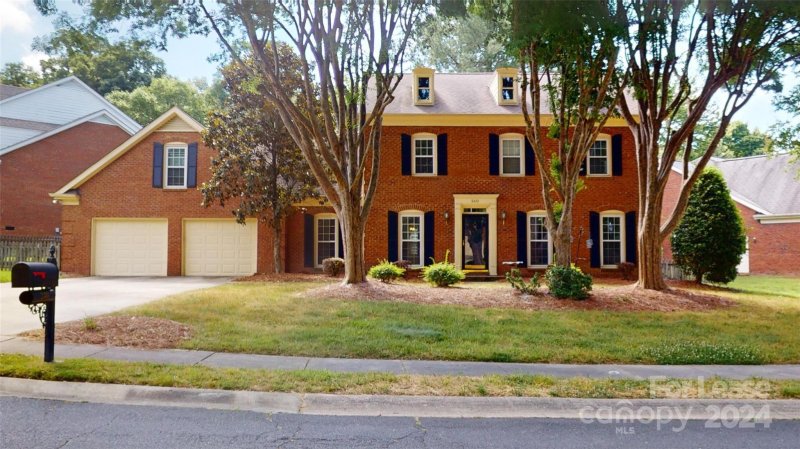 240 Walnut Point Drive