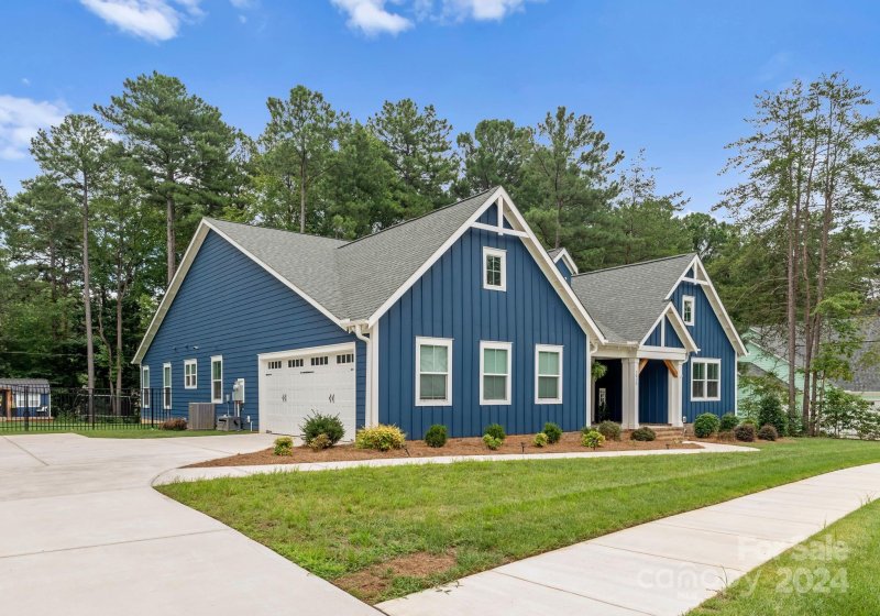 Property image 2 at 3213 Cape Fox Court, Denver, NC 28037