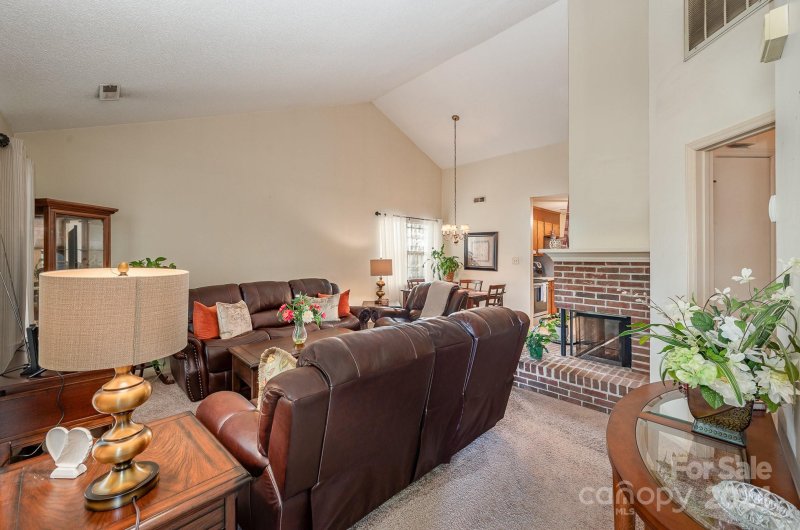 Property image 4 at 405 N Summit Avenue, Charlotte, NC 28216