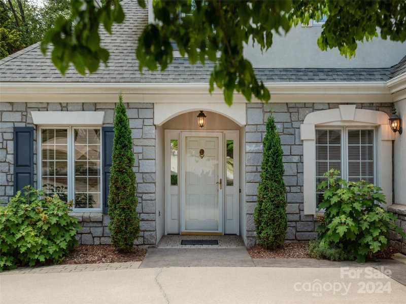 Property image 3 at 24 Tiverton Lane, Asheville, NC 28803