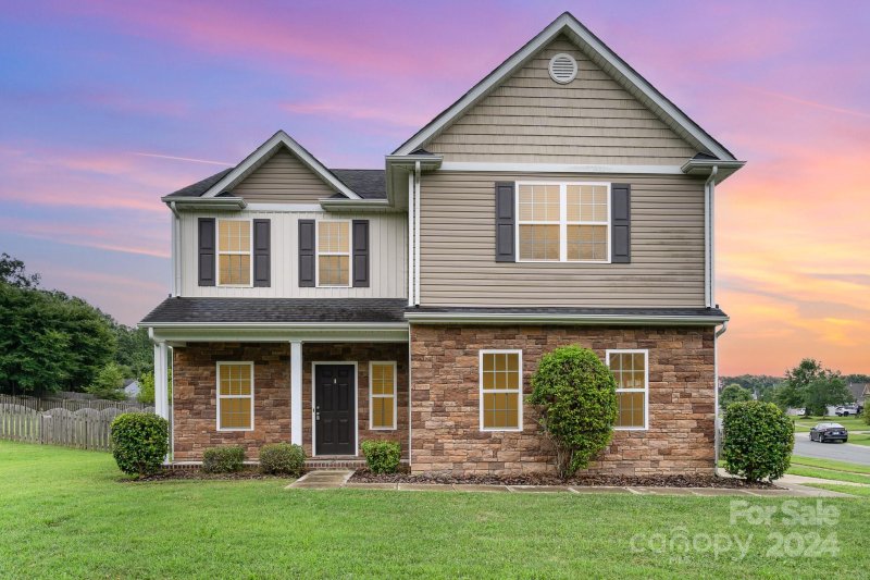 3208 Chippendale Road