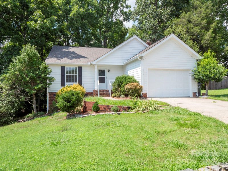 Property image 3 at 3239 Rheinwood Court, Matthews, NC 28105