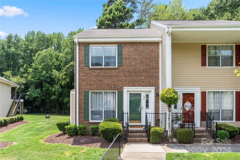 Property image 3 at 1056 Surry Lane, Gastonia, NC 28054