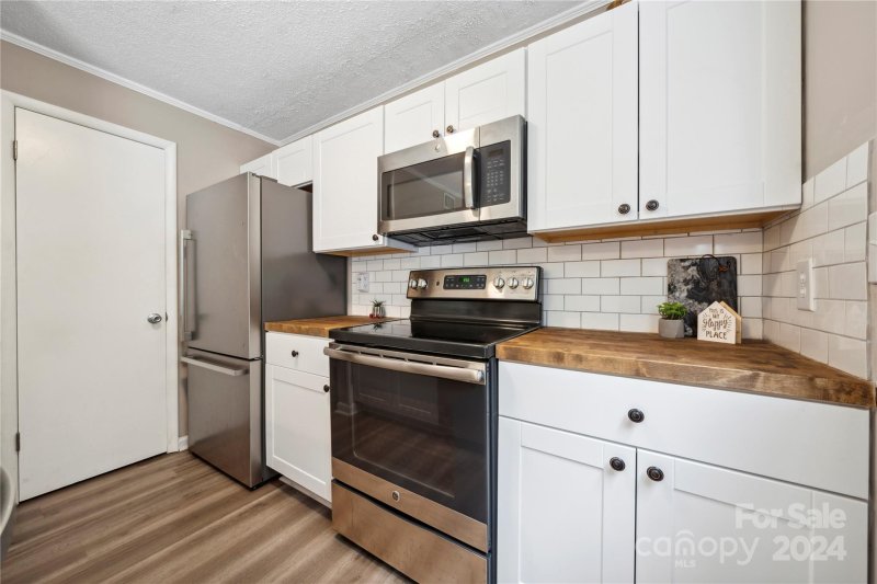 Property image 5 at 1056 Surry Lane, Gastonia, NC 28054