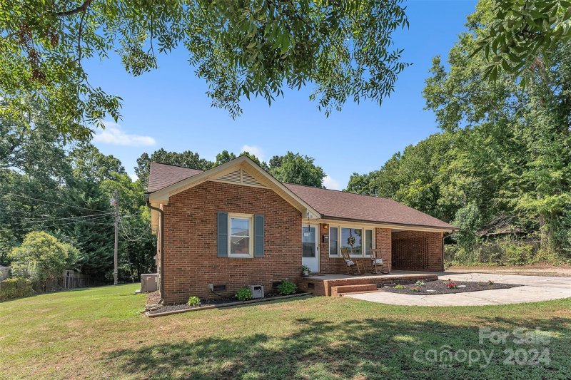 Property image 2 at 116 E Parkwood Street, Stanley, NC 28164