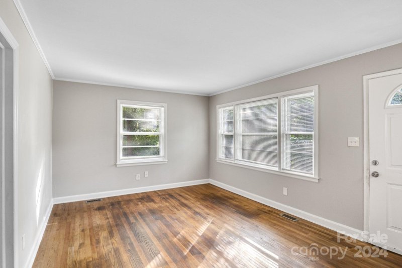 Property image 3 at 711 Gallagher Street, Charlotte, NC 28208