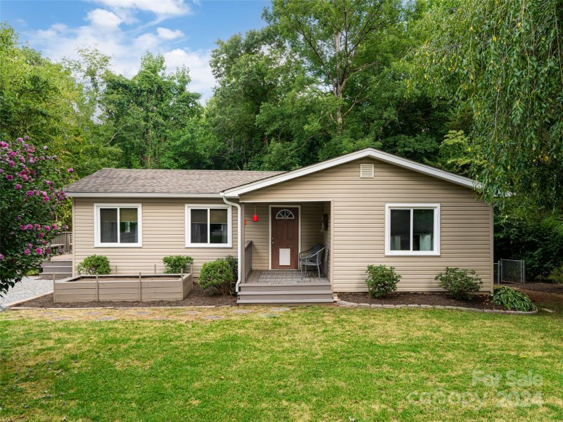 Property image 3 at 309 Ash Street, Black Mountain, NC 28711