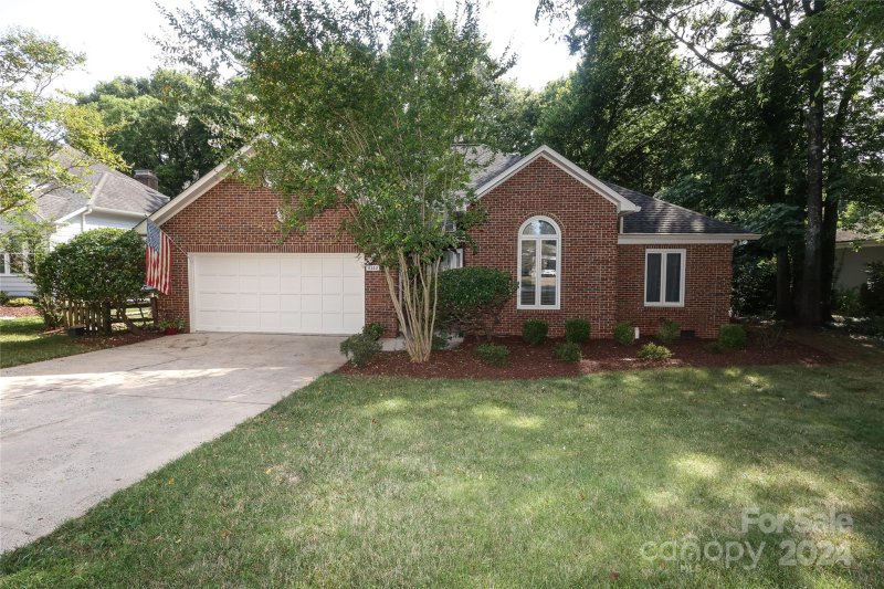Property image 2 at 6552 Shaftesbury Road, Charlotte, NC 28270