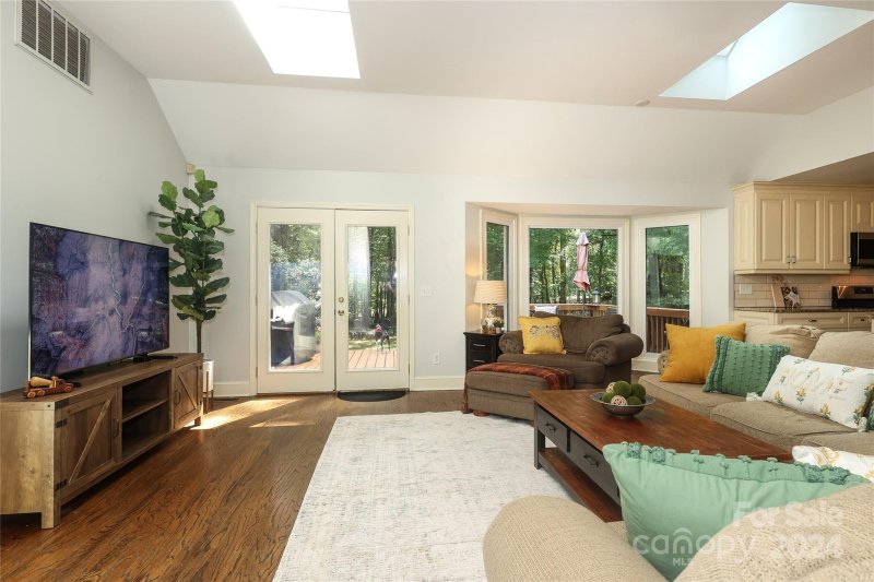 Property image 4 at 6552 Shaftesbury Road, Charlotte, NC 28270