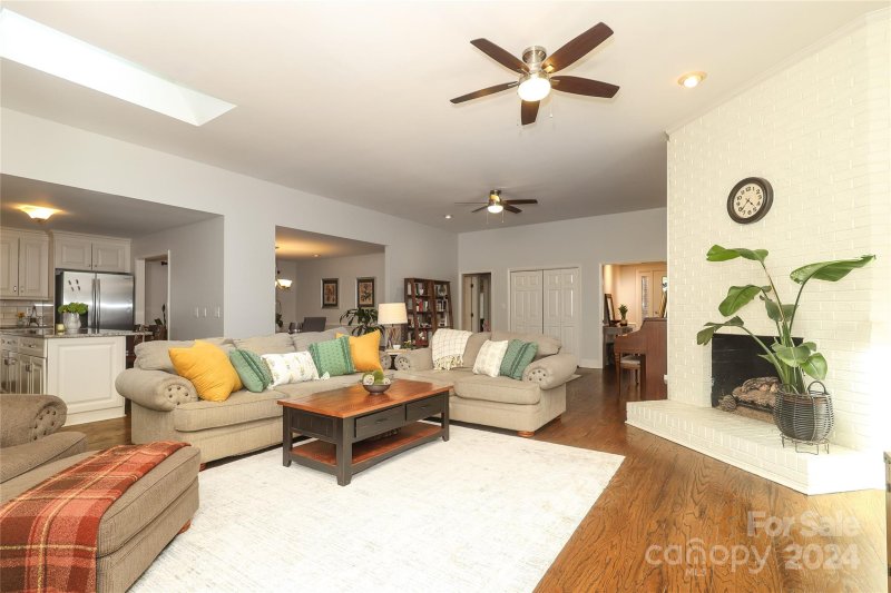 Property image 5 at 6552 Shaftesbury Road, Charlotte, NC 28270