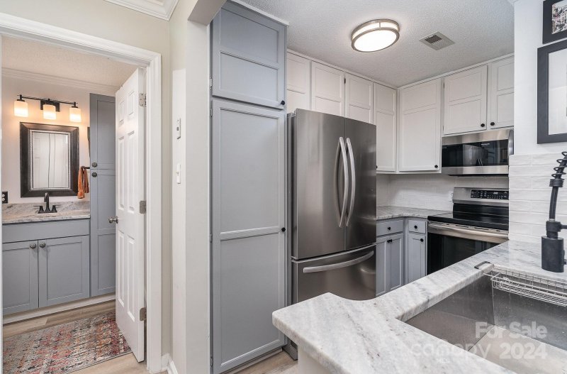 1101 Morehead Street